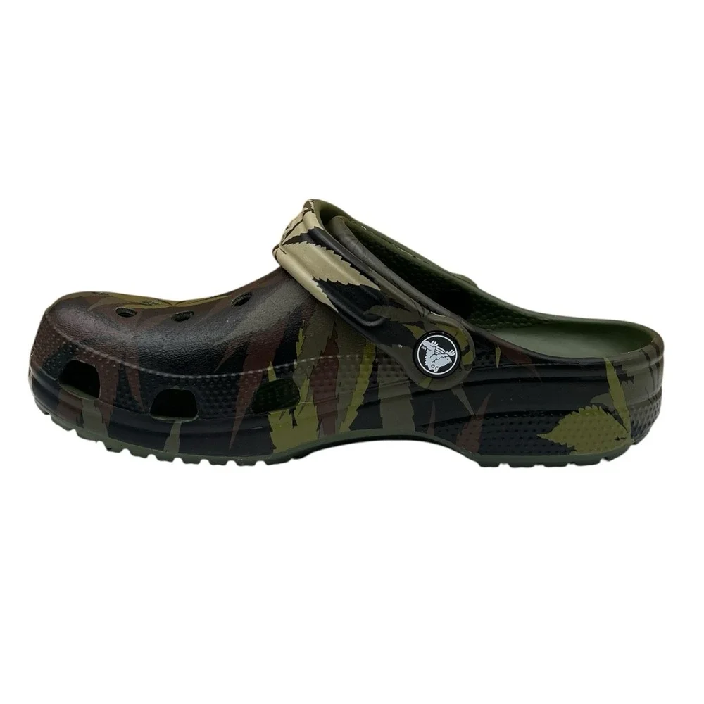 Crocs Youth Big Boys Classic Hemp Camo Clogs Size 4/Women's 6 Army Green Slip-on